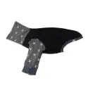 Sudadera negra con cebras